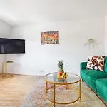 Bright N\' Charming Air Conditioned Two Bed In Heart Of London