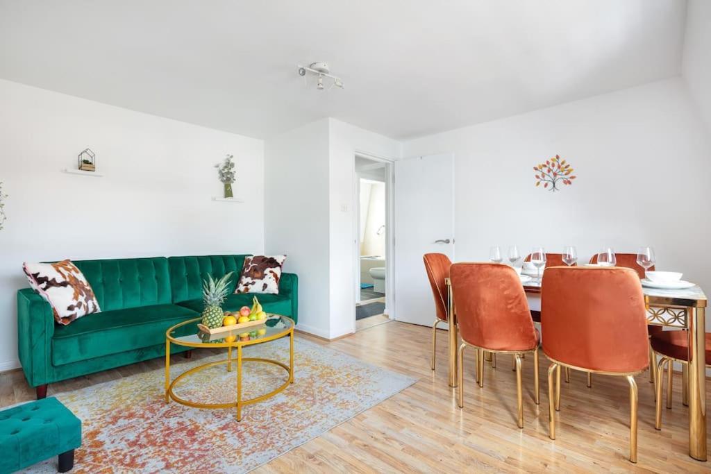 Bright N' Charming Air Conditioned Two Bed In Heart Of *